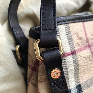 Additional pictures for Burberry tote